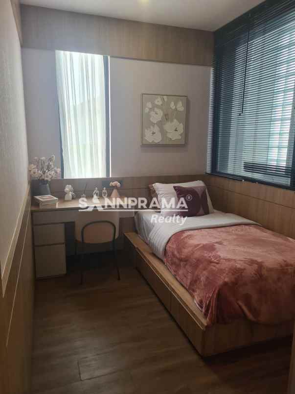 townhouse 3 lantai strategis di pondok labu jak sel