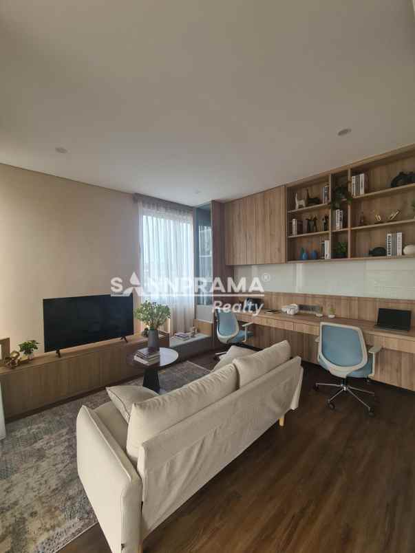 townhouse 3 lantai strategis di pondok labu jak sel