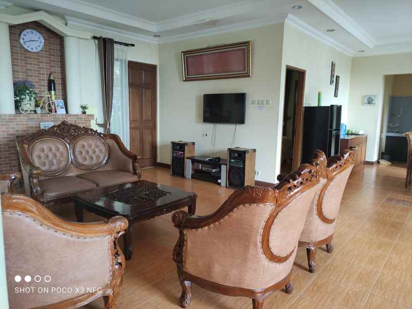 villa alamat jalan cisarua kam