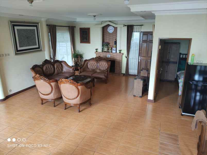 villa alamat jalan cisarua kam