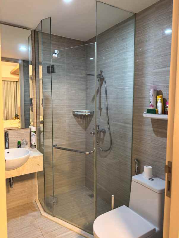 apartemen private lift la riz mansion lantai 2