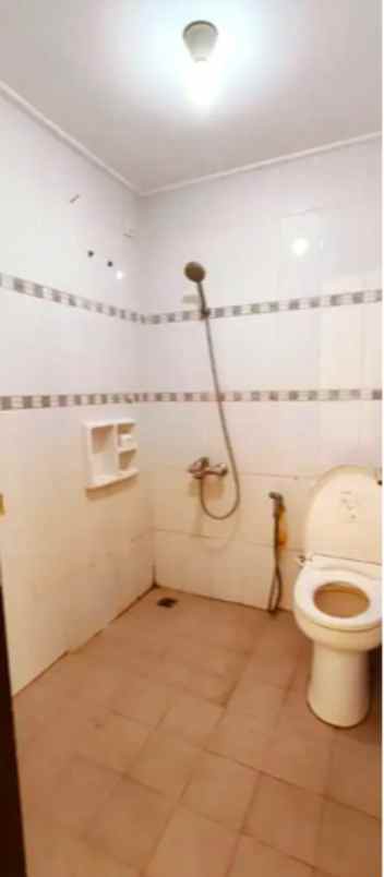 cluster arana 2 lt uf dewi