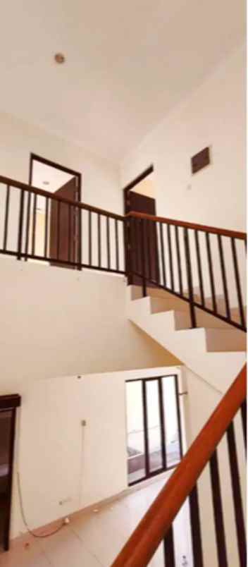 cluster arana 2 lt uf dewi