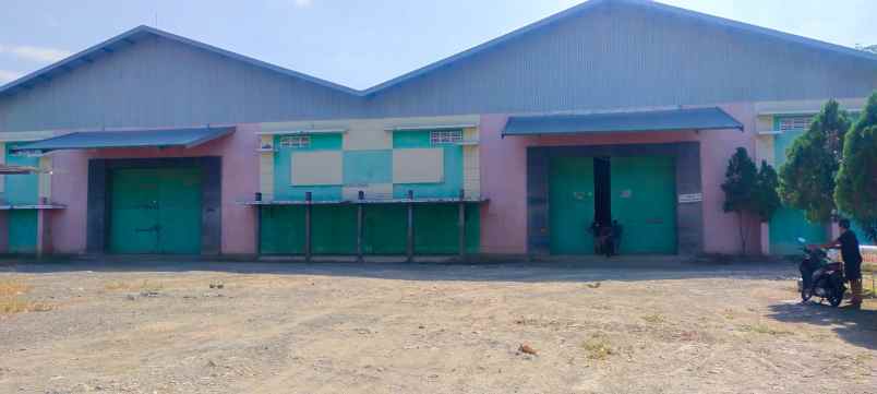 di seakan gudang di nol jalan provinsi loceret nganjuk