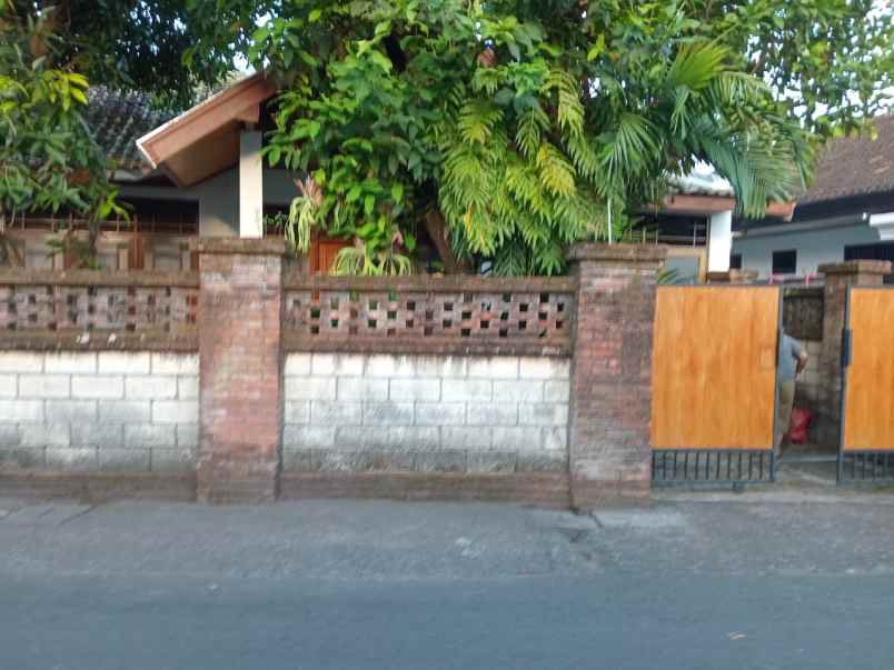 dijual 5 are free rumah lama jl sakura suli denpasar