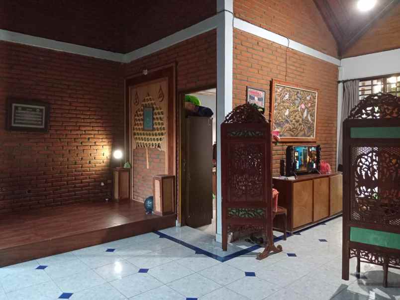 dijual 5 are free rumah lama jl sakura suli denpasar