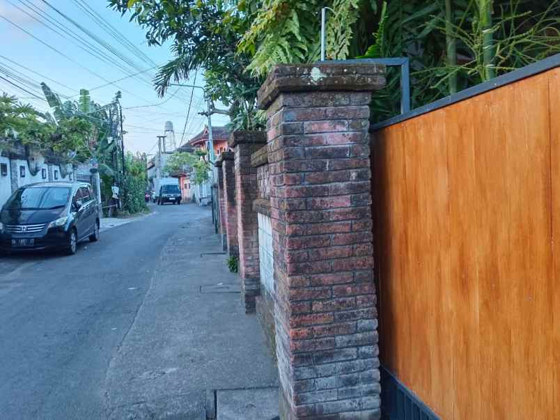 dijual 5 are free rumah lama jl sakura suli denpasar