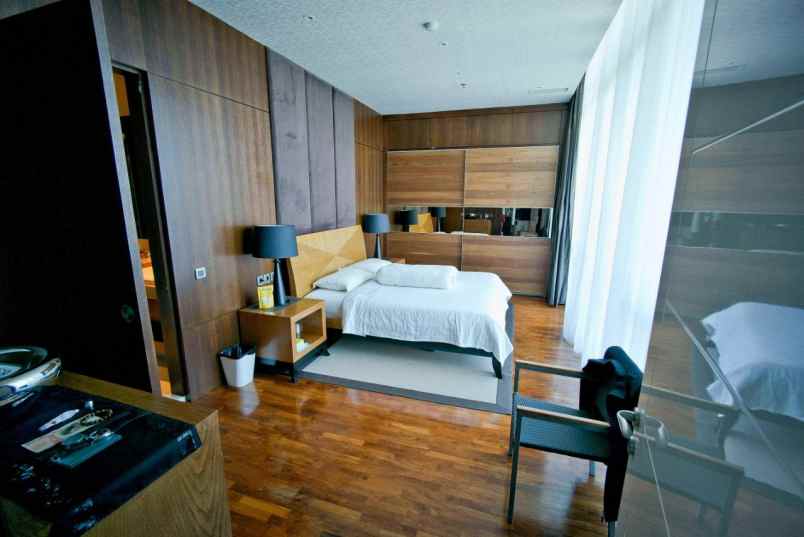 dijual apartemen ciputra world jl mayjend