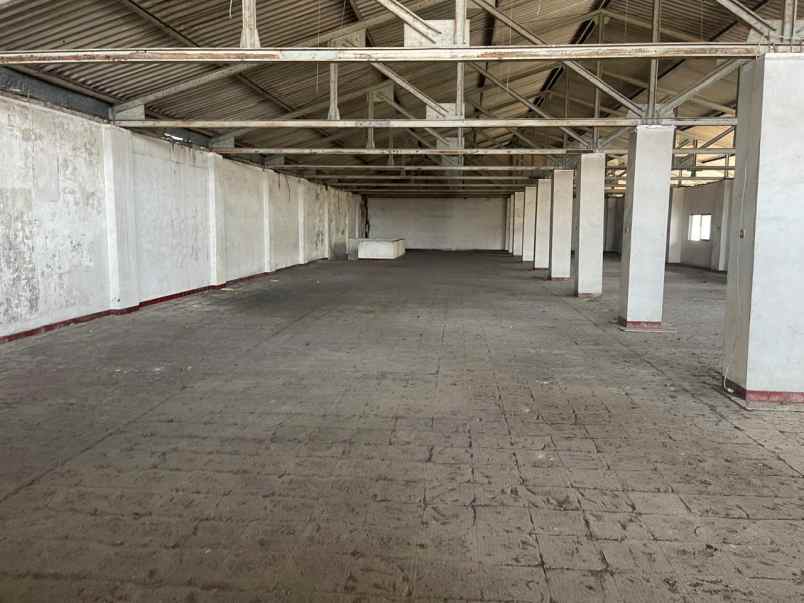 dijual ex gudang di 0 jalan raya usman sadar gresik