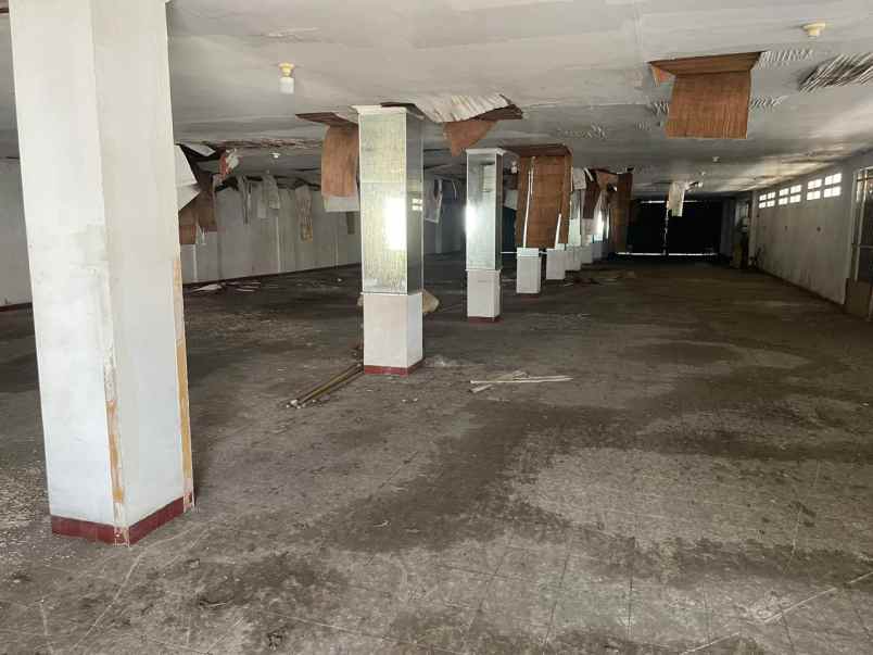 dijual ex gudang di 0 jalan raya usman sadar gresik