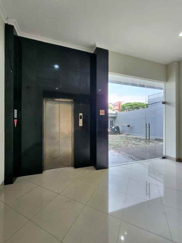 dijual gedung perkantoran lokasi strategis di cilandak