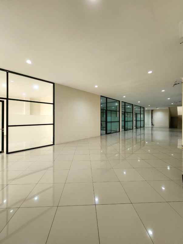 dijual gedung perkantoran lokasi strategis di cilandak