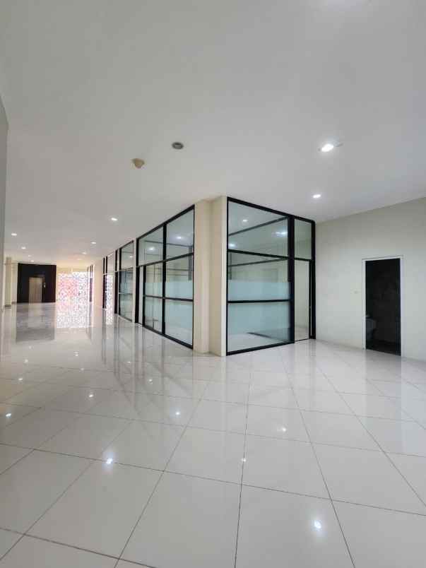 dijual gedung perkantoran lokasi strategis di cilandak