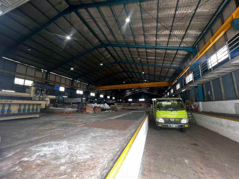 dijual gudang strategis di jl hankam jatimelati bekasi