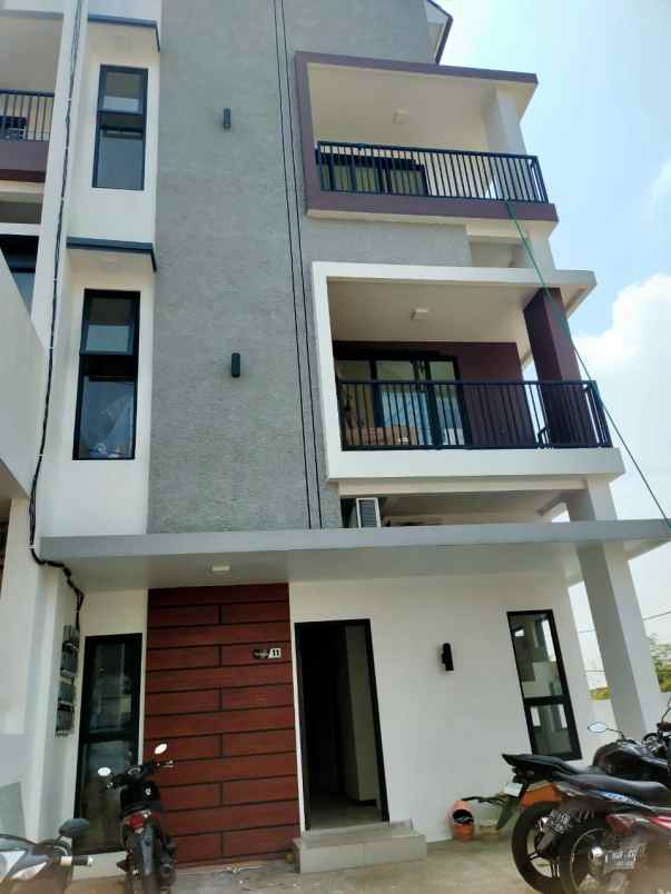 dijual kost jl chili jl perum joyo