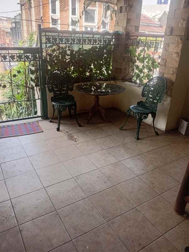dijual kost melong