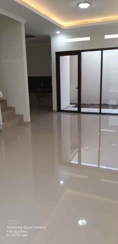 dijual murah rumah minimalis sariwangi siap huni