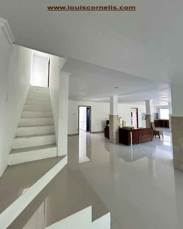 dijual rugi villa 800 m view laut bukit di lovina bali
