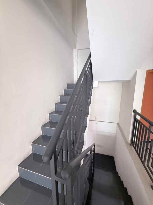 dijual ruko gudang kantor bali mester jatinegara