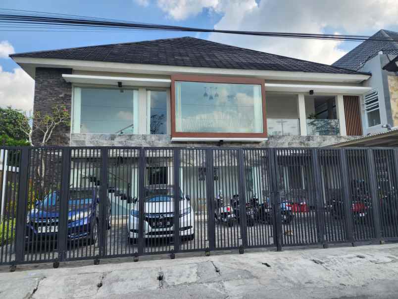 dijual ruko gudang kantor jalan kaliurang km 14