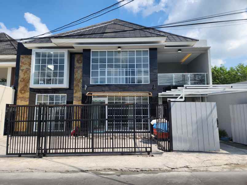 dijual ruko gudang kantor jalan kaliurang km 14