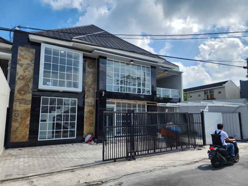 dijual ruko gudang kantor jalan kaliurang km 14