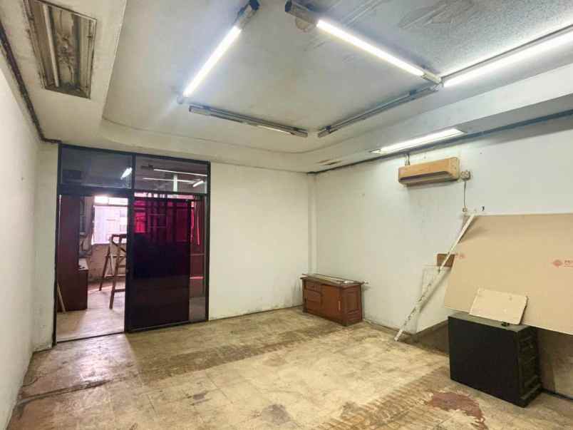 dijual ruko gudang kantor jalan kh hasyim ashari