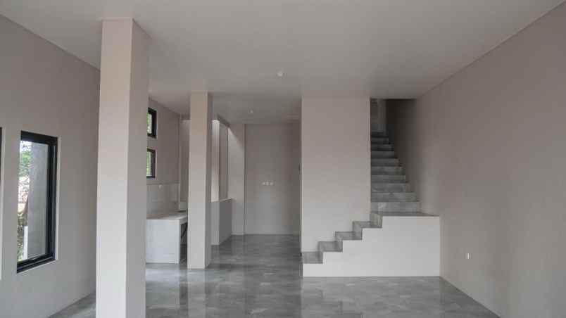 dijual ruko gudang kantor jombang