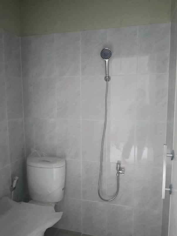 dijual rumah 1 lantai dekat cibubur sudah shm