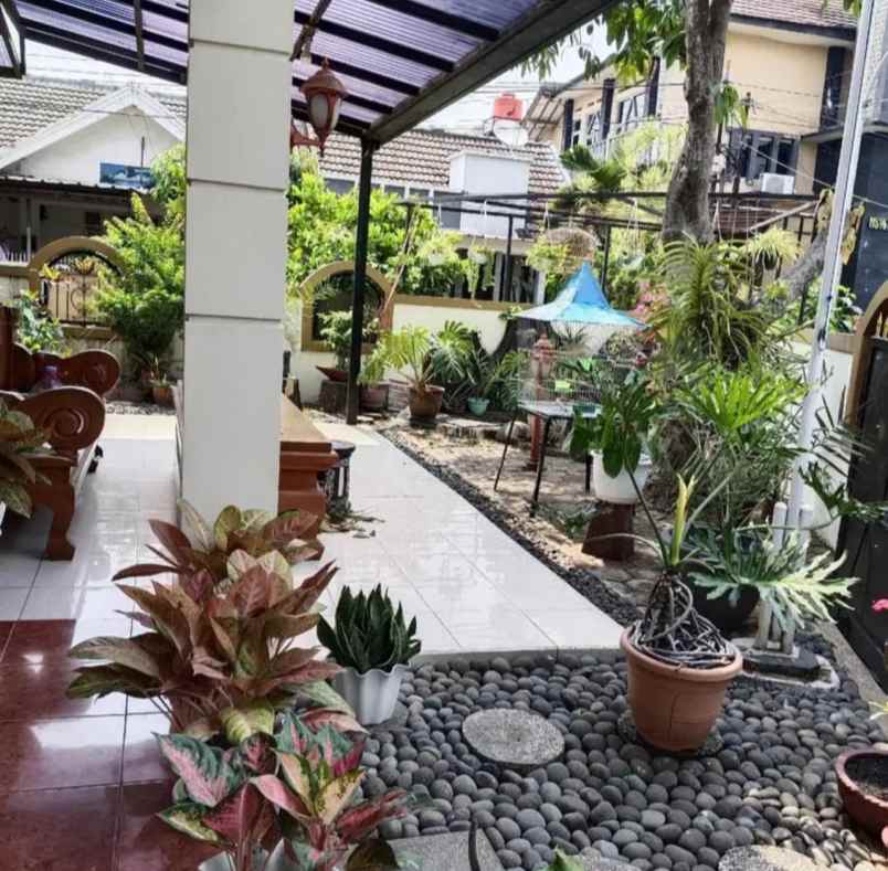 dijual rumah 2 lantai kawasan puri permata
