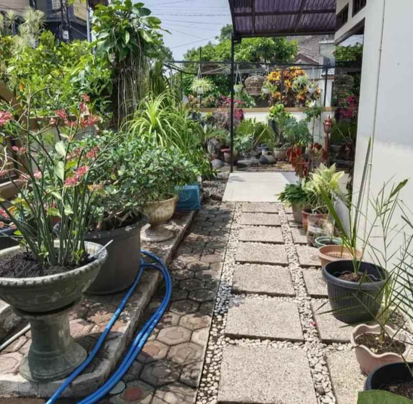 dijual rumah 2 lantai kawasan puri permata