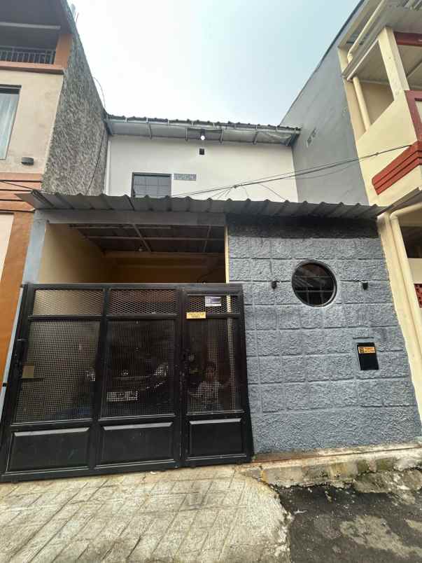 dijual rumah antapani