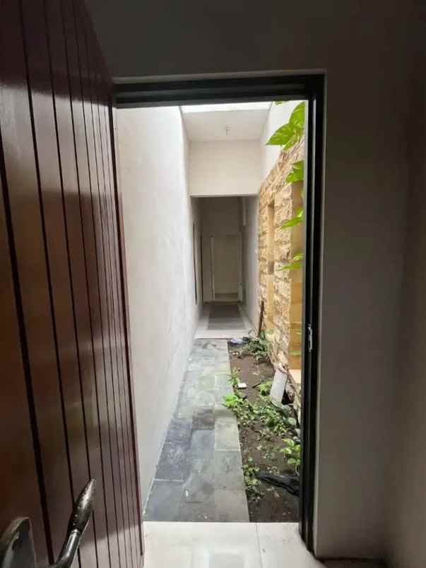 dijual rumah babatan indah surabaya