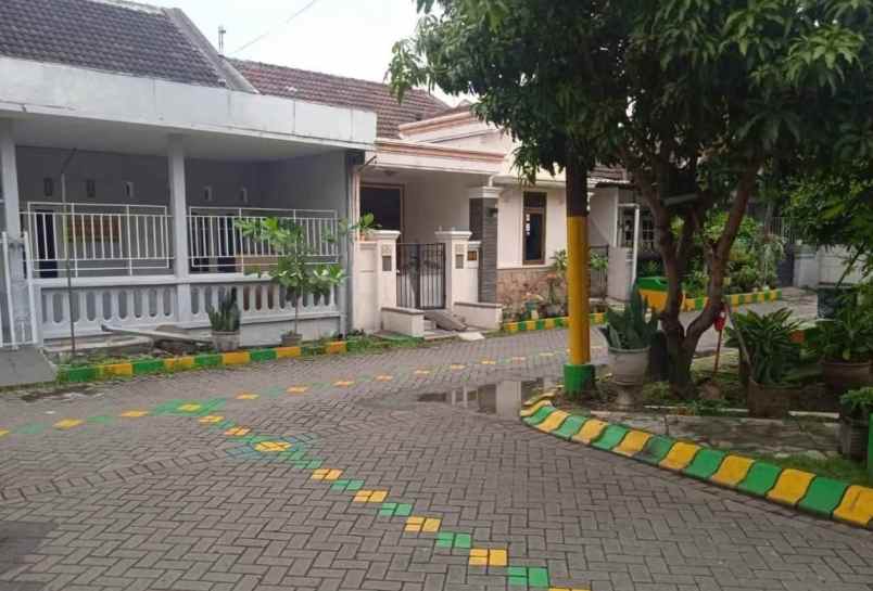 dijual rumah babatan indah wiyung