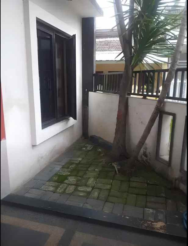 dijual rumah babatan indah wiyung