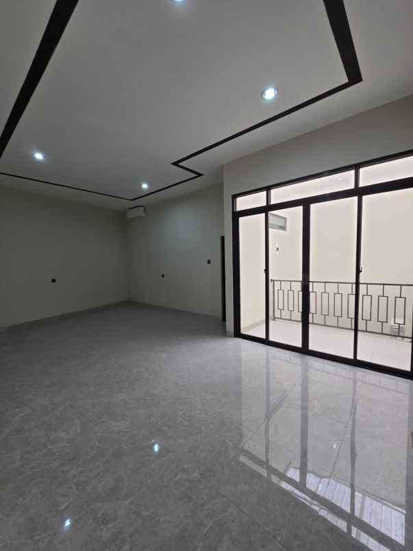 dijual rumah babatan pantai