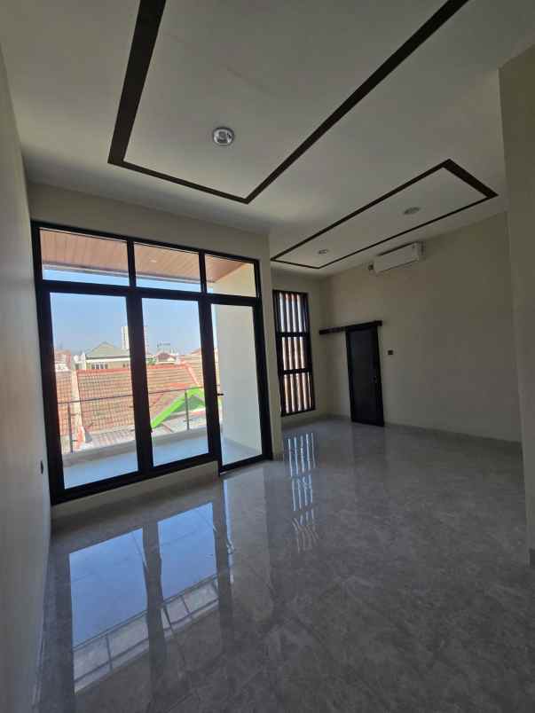 dijual rumah babatan pantai