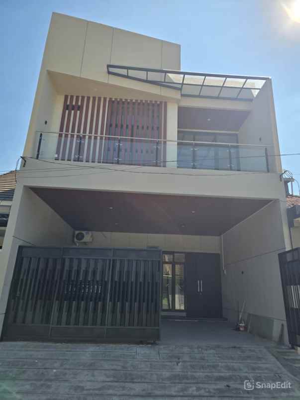 dijual rumah babatan pantai
