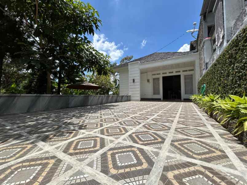 dijual rumah bangunan baru dengan view di salatiga