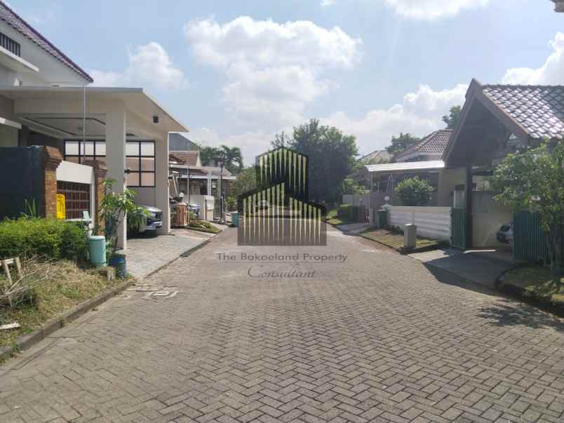 dijual rumah banyumanik