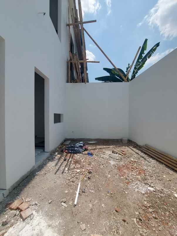 dijual rumah baru minimalis lokasi bantaran
