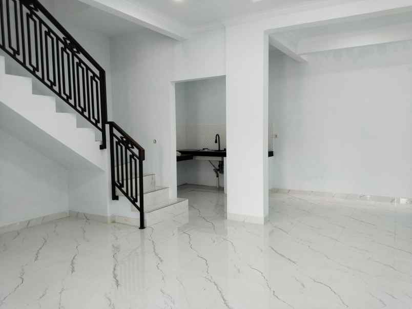 dijual rumah baru pondok kelapa duren sawit