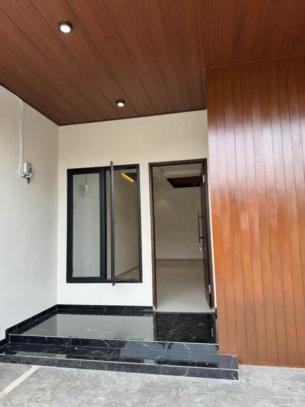 dijual rumah baru rawamangun
