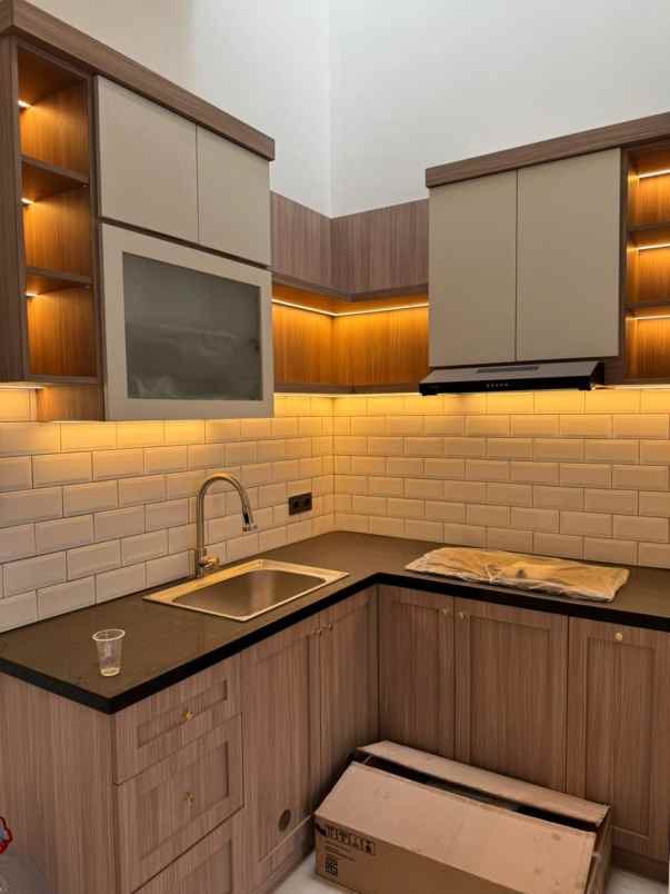 dijual rumah baru rawamangun