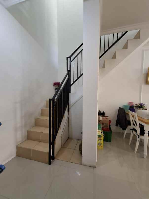 dijual rumah bintara