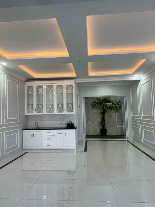 dijual rumah cantik dan mewah di daerah duren sawit