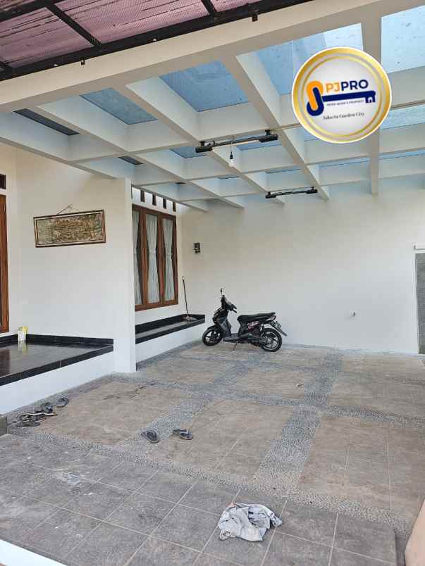 dijual rumah cantik di daerah metland menteng