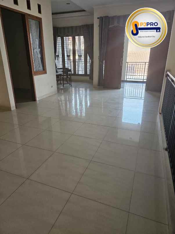 dijual rumah cantik di daerah metland menteng