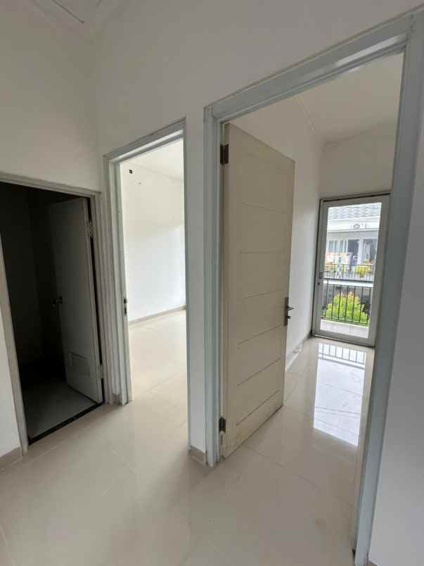 dijual rumah casavera