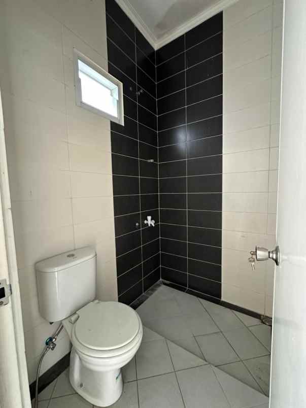 dijual rumah casavera